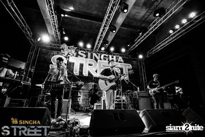 Singha S-treet with Yellow Fang, Sqweez Animal & Greasy Cafe — photo 372