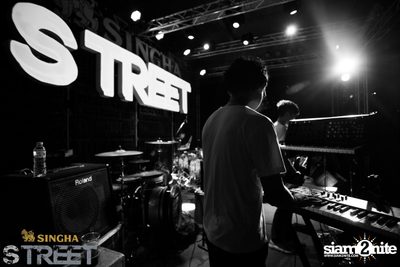 Singha S-treet with Yellow Fang, Sqweez Animal & Greasy Cafe — photo 375