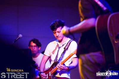 Singha S-treet with Yellow Fang, Sqweez Animal & Greasy Cafe — photo 385
