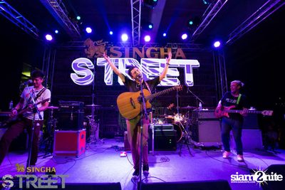 Singha S-treet with Yellow Fang, Sqweez Animal & Greasy Cafe — photo 400