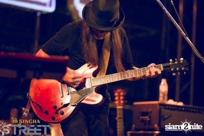 Singha S-treet with Yellow Fang, Sqweez Animal & Greasy Cafe — photo 425