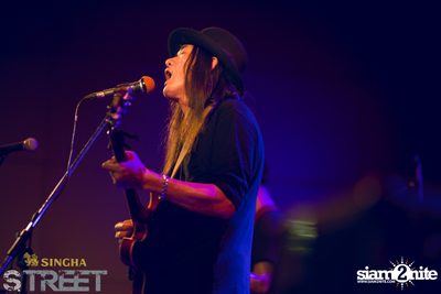 Singha S-treet with Yellow Fang, Sqweez Animal & Greasy Cafe — photo 428