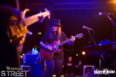 Singha S-treet with Yellow Fang, Sqweez Animal & Greasy Cafe — photo 443