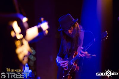 Singha S-treet with Yellow Fang, Sqweez Animal & Greasy Cafe — photo 446