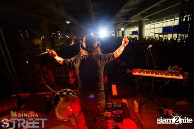 Singha S-treet with Yellow Fang, Sqweez Animal & Greasy Cafe — photo 468