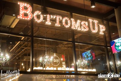 ปาร์ตี้คืนวันเสาร์ ที่ร้าน บ็อทท่อมส์ อัพ, ทองหล่อ — photo 3