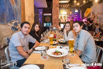 ปาร์ตี้คืนวันเสาร์ ที่ร้าน บ็อทท่อมส์ อัพ, ทองหล่อ — photo 18