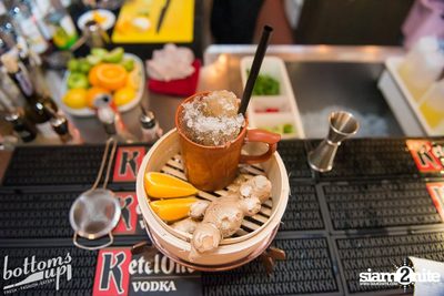 ปาร์ตี้คืนวันเสาร์ ที่ร้าน บ็อทท่อมส์ อัพ, ทองหล่อ — photo 51