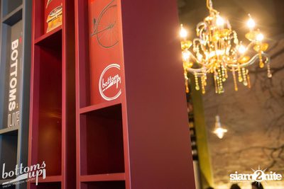 ปาร์ตี้คืนวันเสาร์ ที่ร้าน บ็อทท่อมส์ อัพ, ทองหล่อ — photo 77