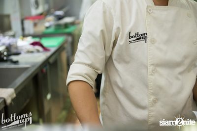 ปาร์ตี้คืนวันเสาร์ ที่ร้าน บ็อทท่อมส์ อัพ, ทองหล่อ — photo 83