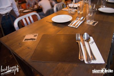ปาร์ตี้คืนวันเสาร์ ที่ร้าน บ็อทท่อมส์ อัพ, ทองหล่อ — photo 84