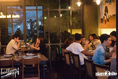 ปาร์ตี้คืนวันเสาร์ ที่ร้าน บ็อทท่อมส์ อัพ, ทองหล่อ — photo 85