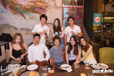 ปาร์ตี้คืนวันเสาร์ ที่ร้าน บ็อทท่อมส์ อัพ, ทองหล่อ — photo 96