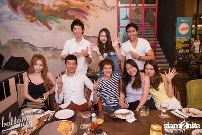 ปาร์ตี้คืนวันเสาร์ ที่ร้าน บ็อทท่อมส์ อัพ, ทองหล่อ — photo 97