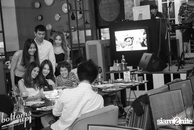 ปาร์ตี้คืนวันเสาร์ ที่ร้าน บ็อทท่อมส์ อัพ, ทองหล่อ — photo 99