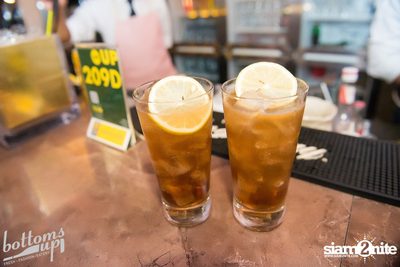 ปาร์ตี้คืนวันเสาร์ ที่ร้าน บ็อทท่อมส์ อัพ, ทองหล่อ — photo 101