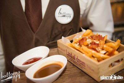 ปาร์ตี้คืนวันเสาร์ ที่ร้าน บ็อทท่อมส์ อัพ, ทองหล่อ — photo 116