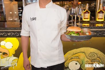 ปาร์ตี้คืนวันเสาร์ ที่ร้าน บ็อทท่อมส์ อัพ, ทองหล่อ — photo 133