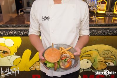 ปาร์ตี้คืนวันเสาร์ ที่ร้าน บ็อทท่อมส์ อัพ, ทองหล่อ — photo 134