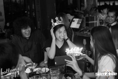 ปาร์ตี้คืนวันเสาร์ ที่ร้าน บ็อทท่อมส์ อัพ, ทองหล่อ — photo 141