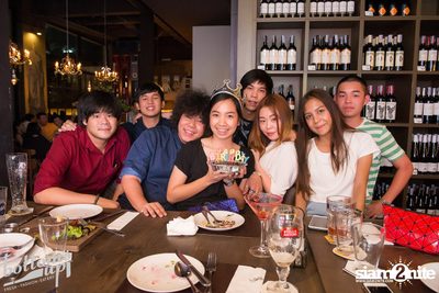 ปาร์ตี้คืนวันเสาร์ ที่ร้าน บ็อทท่อมส์ อัพ, ทองหล่อ — photo 146