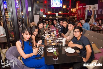 ปาร์ตี้คืนวันเสาร์ ที่ร้าน บ็อทท่อมส์ อัพ, ทองหล่อ — photo 155