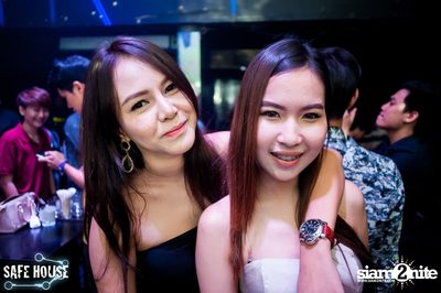 Bello Bholly BParty ที่ร้าน เซฟเฮ้าส์ ทองหล่อ — photo 5