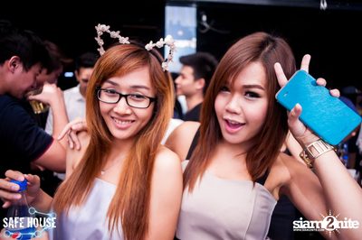 Bello Bholly BParty ที่ร้าน เซฟเฮ้าส์ ทองหล่อ — photo 6