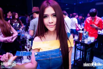 Bello Bholly BParty ที่ร้าน เซฟเฮ้าส์ ทองหล่อ — photo 12