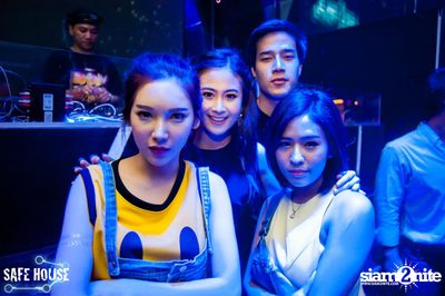 Bello Bholly BParty ที่ร้าน เซฟเฮ้าส์ ทองหล่อ — photo 31