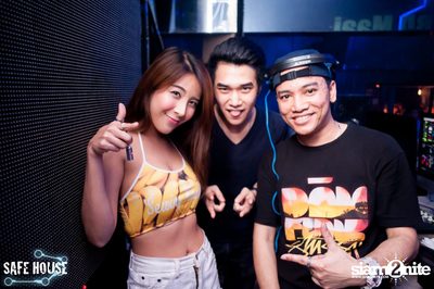 Bello Bholly BParty ที่ร้าน เซฟเฮ้าส์ ทองหล่อ — photo 35