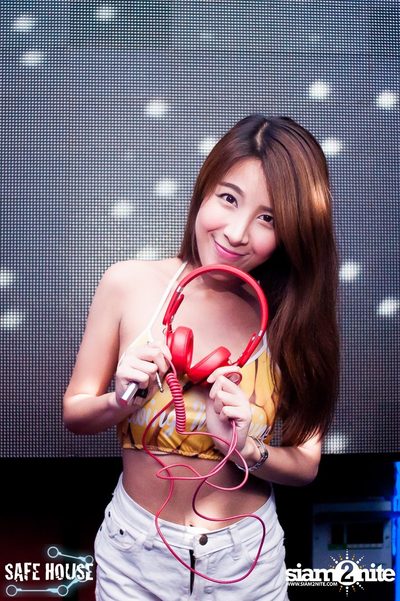 Bello Bholly BParty ที่ร้าน เซฟเฮ้าส์ ทองหล่อ — photo 39
