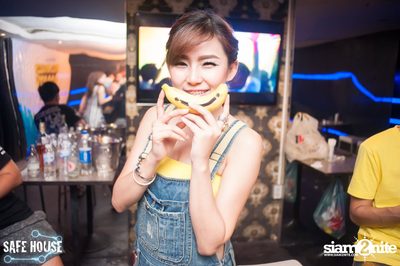 Bello Bholly BParty ที่ร้าน เซฟเฮ้าส์ ทองหล่อ — photo 60