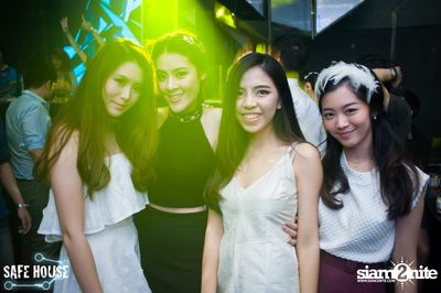 Bello Bholly BParty ที่ร้าน เซฟเฮ้าส์ ทองหล่อ — photo 72