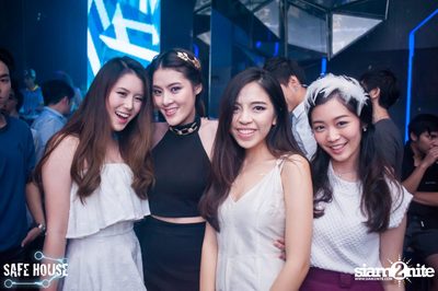 Bello Bholly BParty ที่ร้าน เซฟเฮ้าส์ ทองหล่อ — photo 73