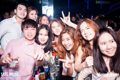 Bello Bholly BParty ที่ร้าน เซฟเฮ้าส์ ทองหล่อ — photo 96