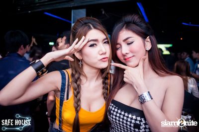 Bello Bholly BParty ที่ร้าน เซฟเฮ้าส์ ทองหล่อ — photo 106