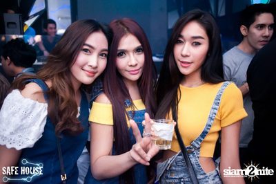 Bello Bholly BParty ที่ร้าน เซฟเฮ้าส์ ทองหล่อ — photo 111