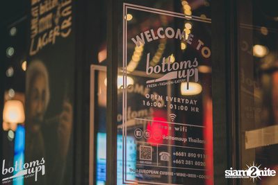 Saturday Night at BottomsUp, Thonglor — photo 8