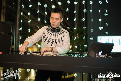 Saturday Night at BottomsUp, Thonglor — photo 17