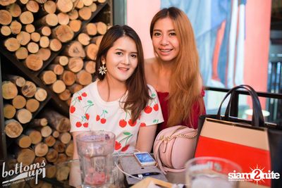 Saturday Night at BottomsUp, Thonglor — photo 34
