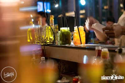 Saturday Night at BottomsUp, Thonglor — photo 5