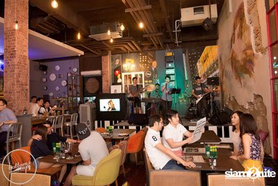 Saturday Night at BottomsUp, Thonglor — photo 37
