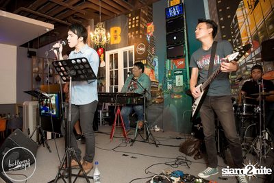 Saturday Night at BottomsUp, Thonglor — photo 45