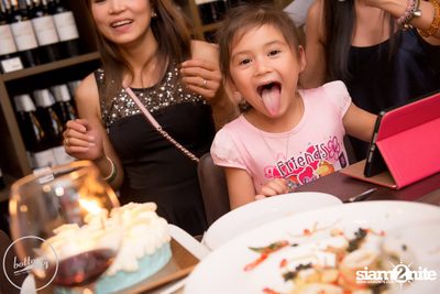 Saturday Night at BottomsUp, Thonglor — photo 74