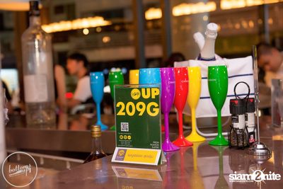 Saturday Night at BottomsUp, Thonglor — photo 98
