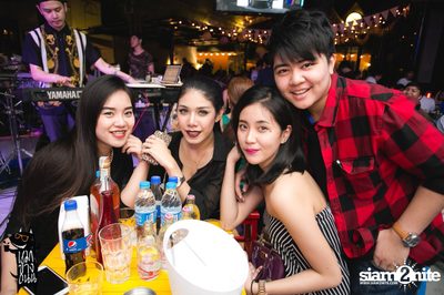 Polycat Live Concert at Roadsidedog, Praditmanutam Road — photo 82