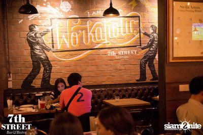 Friday Night at 7th Street, Ten Building Thonglor Soi 10 — photo 3