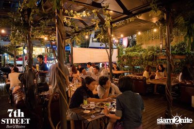 Friday Night at 7th Street, Ten Building Thonglor Soi 10 — photo 15