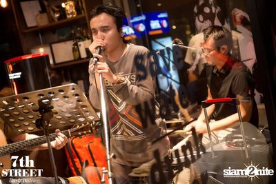 Friday Night at 7th Street, Ten Building Thonglor Soi 10 — photo 29